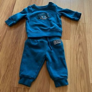 Baby gap sweat suite